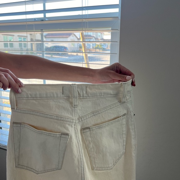Abercrombie Ultra High Rise 90s Straight Jean in Stone - Picture 12 of 12